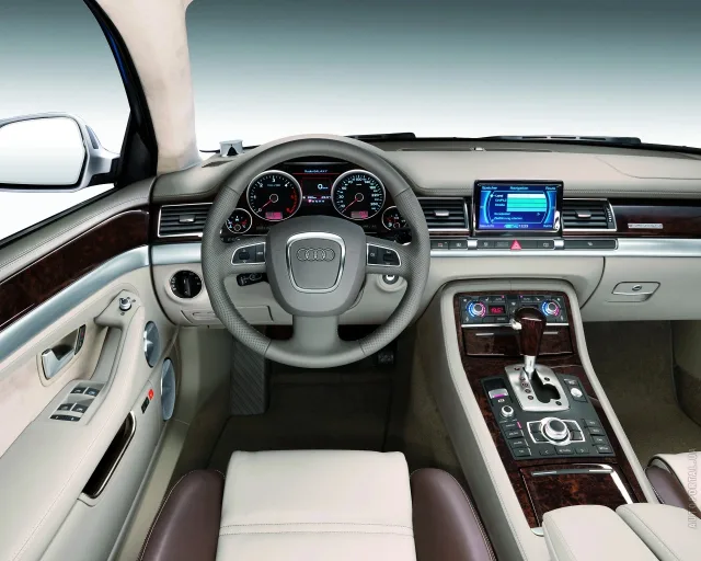 Audi A8 4,2 quattro — 3