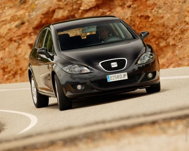 SEAT Leon 2005 hatchback — 20