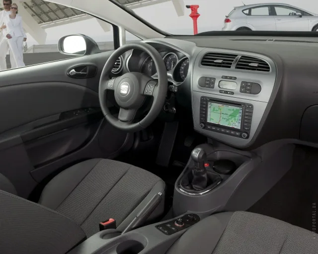 SEAT Leon 2005 hatchback — 3