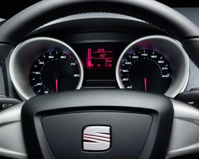 SEAT Ibiza 1.6 MT Reference — 10