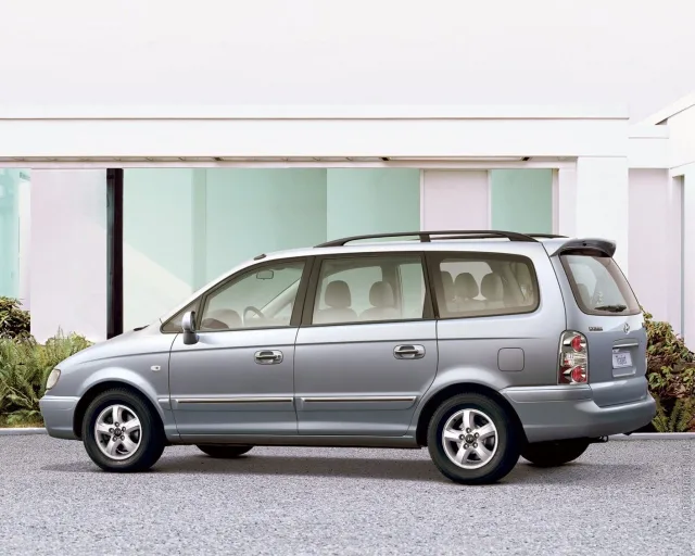 Hyundai Trajet 2.0D MT — 10
