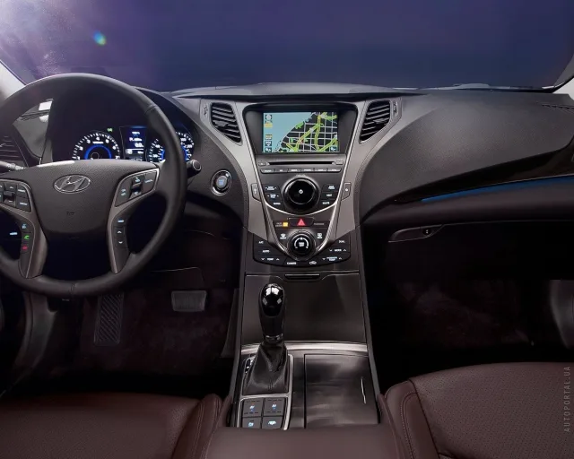 Hyundai Grandeur 2012 (Хюндай, Хундай Грандер) седан — 4