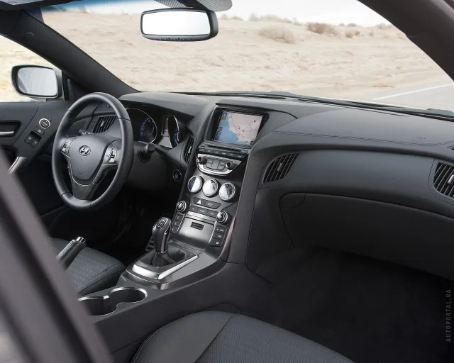 Hyundai Genesis Coupe 2012 купе — 8