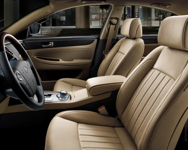 Hyundai Genesis 3.8 AT — 7
