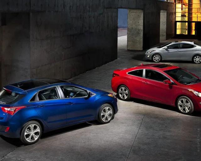 Hyundai Elantra Coupe coupe — 5