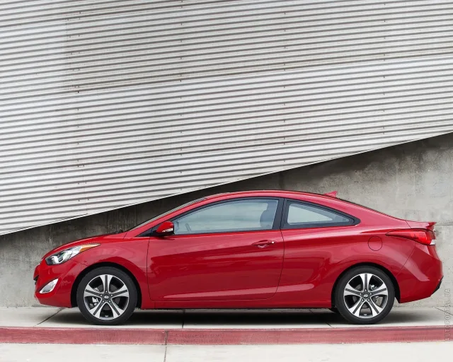 Hyundai Elantra Coupe coupe — 13
