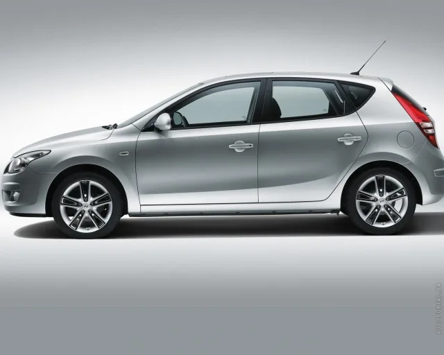 Hyundai i30 2008 хетчбек — 12