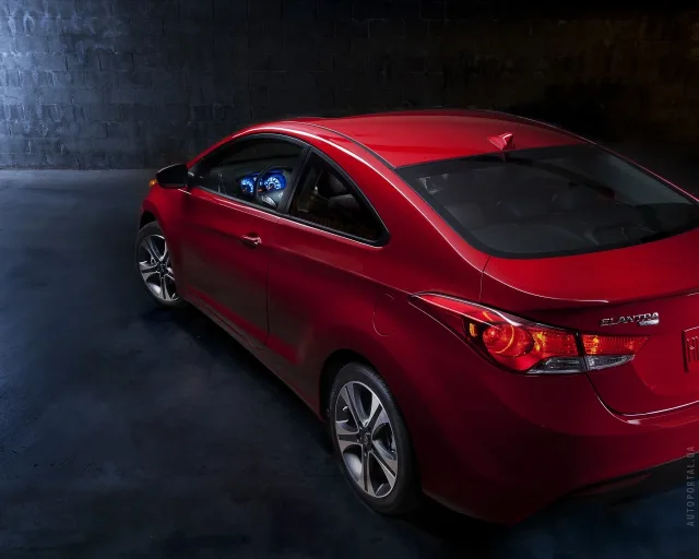 Hyundai Elantra Coupe coupe — 12