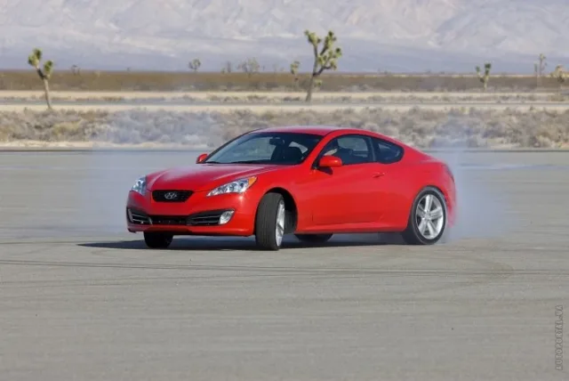 Hyundai Genesis Coupe 2008 купе — 13