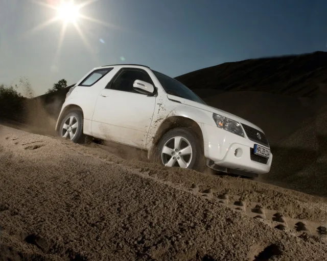 Suzuki Grand Vitara MC 2.4 AT — 4
