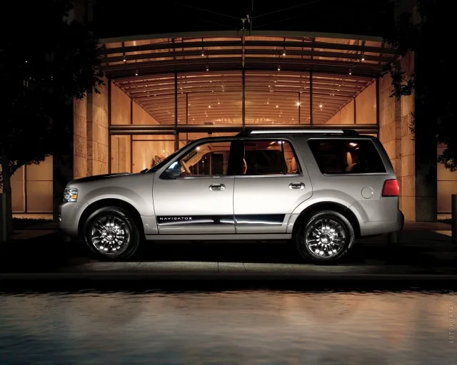 Lincoln Navigator 5.4 AT 4x4 — 8