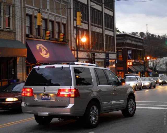 Lincoln Navigator 5.4 AT 4x4 — 16