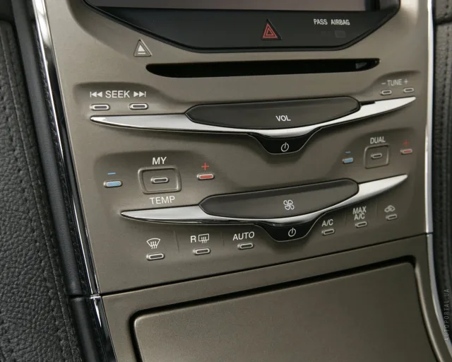 Lincoln MKX 3.7 AT — 9