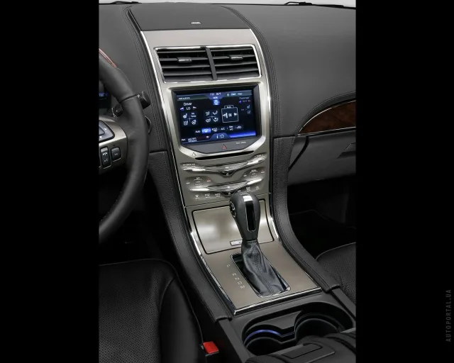 Lincoln MKX 3.7 AT — 17