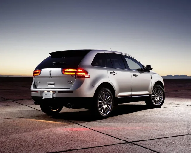 Lincoln MKX 3.7 AT — 24