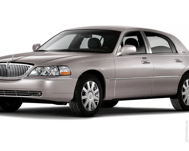 Lincoln Town Car (Линкольн Таун Кар) cедан — 11