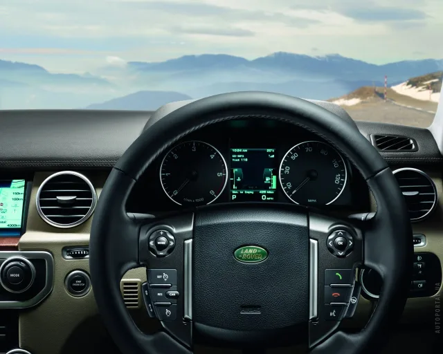 Land Rover Discovery 4 SUV — 8