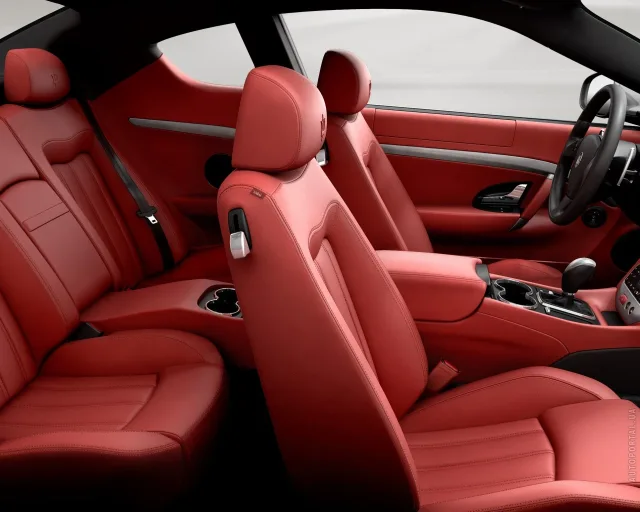 Maserati GranTurismo 4.2 AT — 2