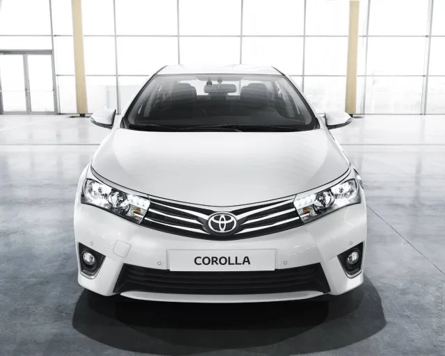 Toyota Corolla 2013 седан — 25