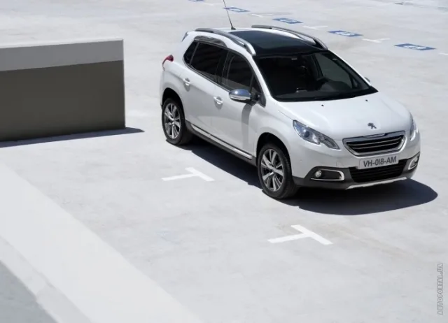 Peugeot 2008 2013 кросовер — 13