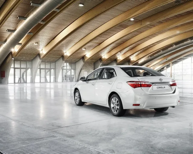 Toyota Corolla 2013 седан — 24
