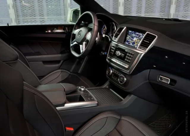 Mercedes-Benz ML 63 AMG 5.5 AT — 3