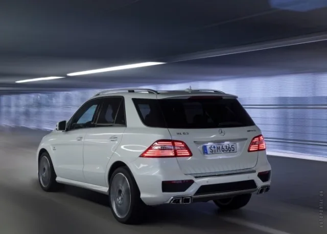 Mercedes-Benz ML 63 AMG 5.5 AT — 11