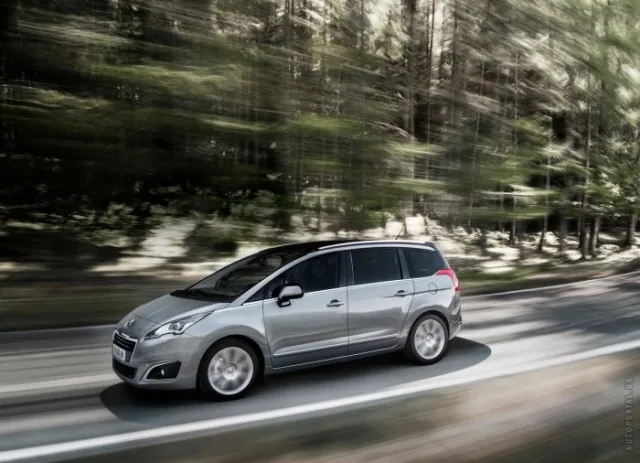 Peugeot 5008 2014 minivan — 7