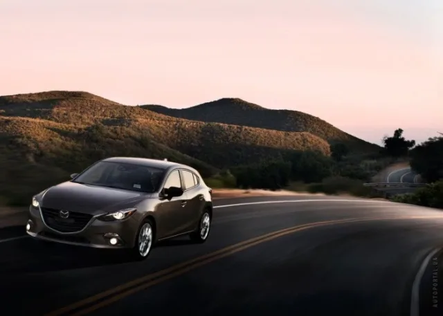 Mazda 3 2014 хетчбек — 12