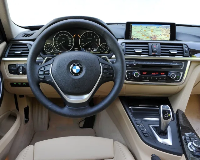 BMW 5 Series Touring 2013 station wagon — 4