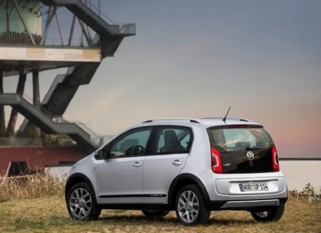 Volkswagen Cross Up crossover — 9