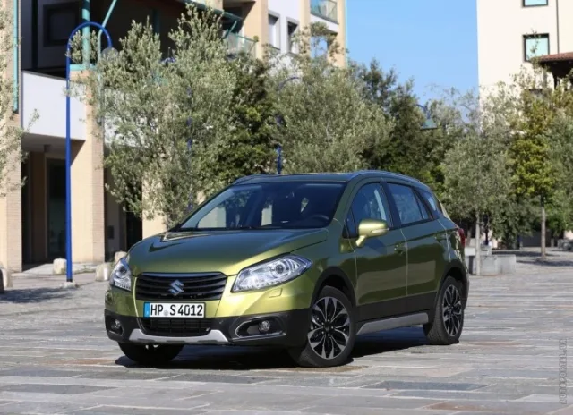 Suzuki SX4 2013 crossover — 13