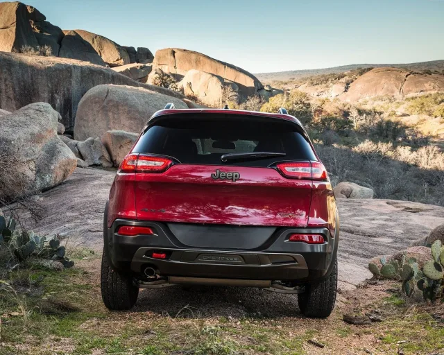 Jeep Cherokee позашляховик — 7
