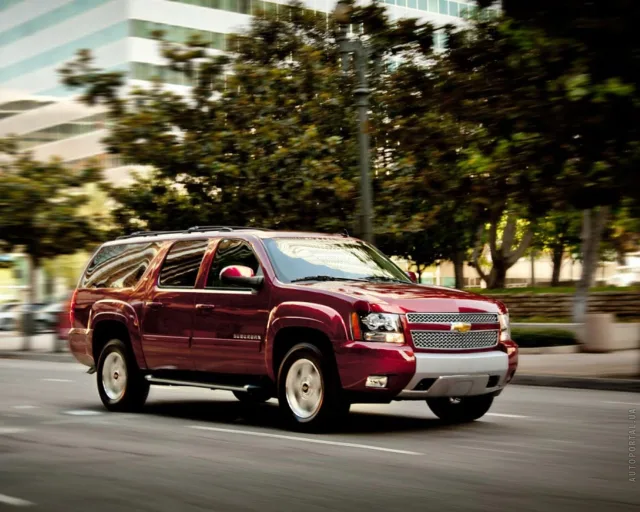 Chevrolet Suburban 5.3 AT LS — 5