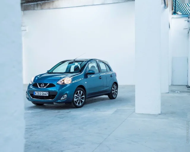 Nissan Micra 2013 5-дверний хетчбек — 18