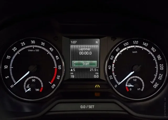 Skoda Octavia Combi RS A7 2013 station wagon — 2