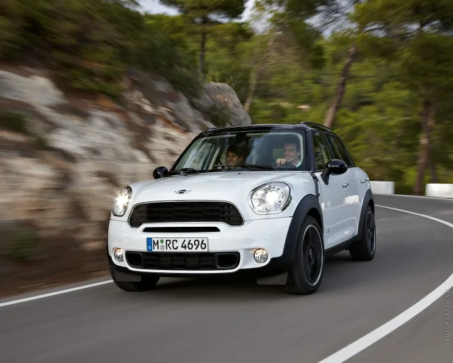 MINI Cooper S Countryman crossover — 23