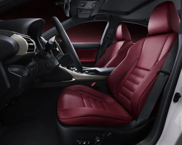 Lexus IS 2013 sedan — 4
