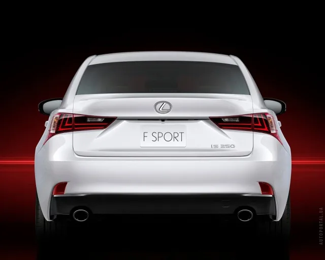 Lexus IS 2013 sedan — 12