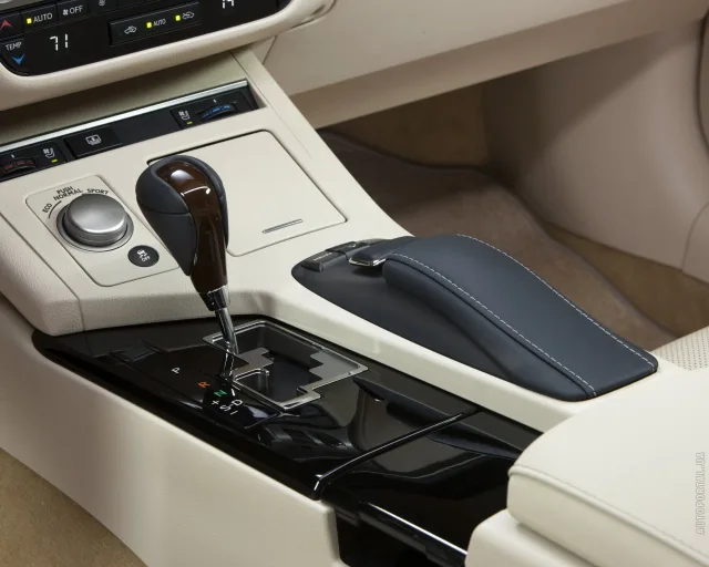 Lexus ES 2012 sedan — 2