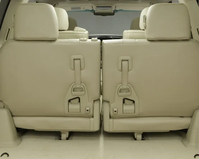 Lexus LX 570 AT Luxury — 15