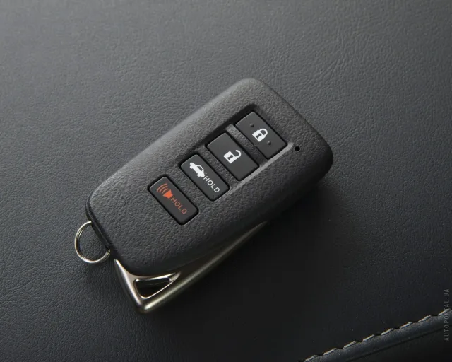 Lexus ES 2012 sedan — 9