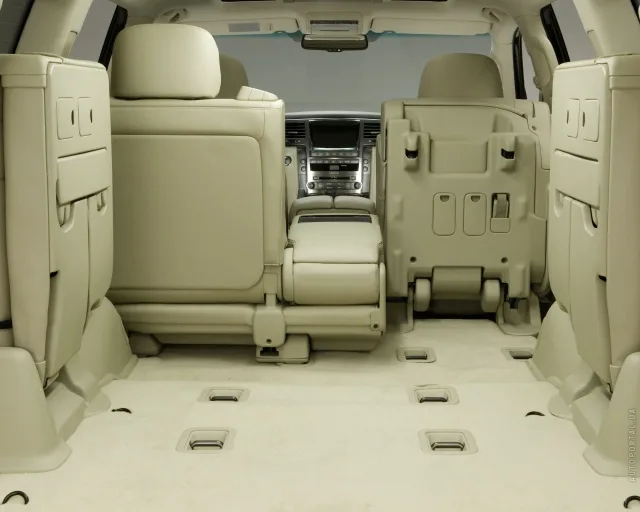 Lexus LX 570 AT Luxury — 6