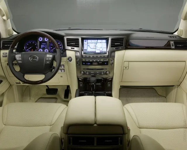 Lexus LX 570 AT Luxury — 14