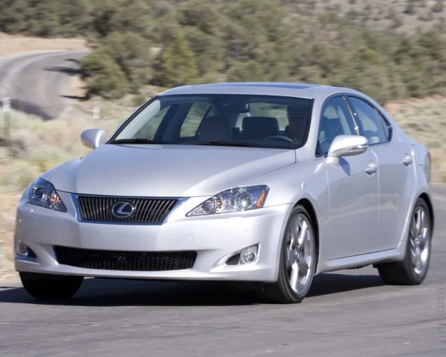 Lexus IS 2005 седан — 24