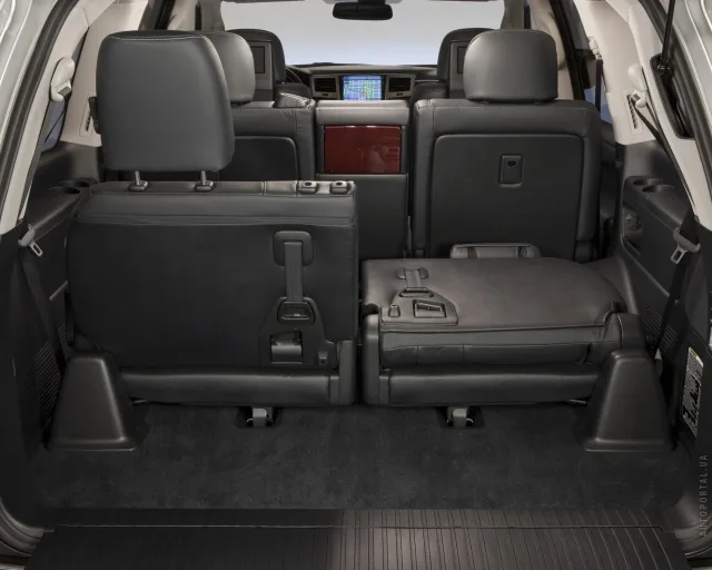 Lexus LX 2012 SUV — 11