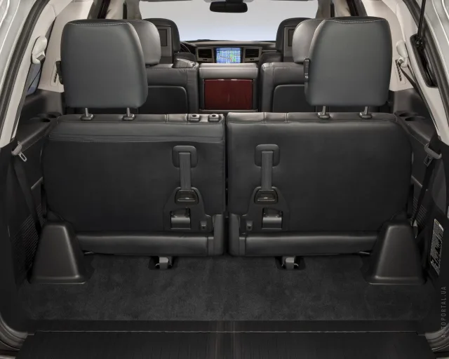 Lexus LX 2012 SUV — 3