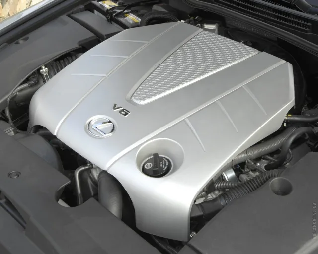 Lexus IS 2005 седан — 23