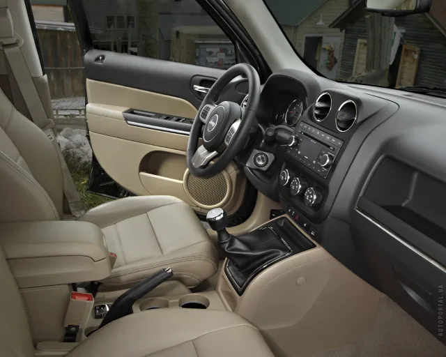Jeep Patriot 2011 crossover — 4