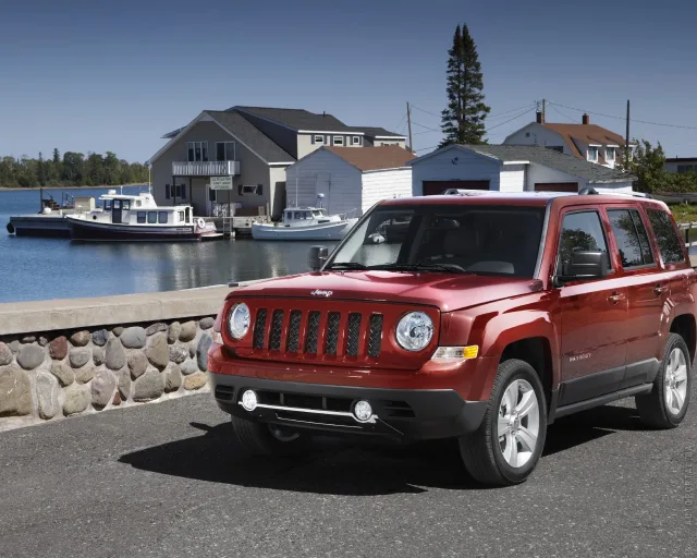 Jeep Patriot 2011 crossover — 20